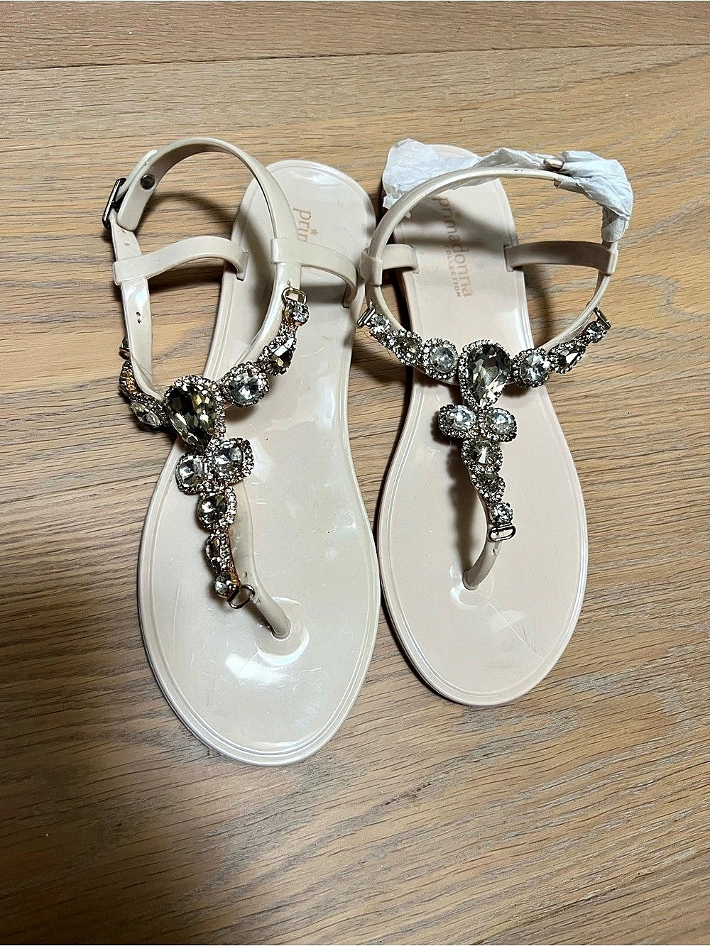 Primadonna Collection Jeweled Toe Post Sandals Cream EU 37 NWT